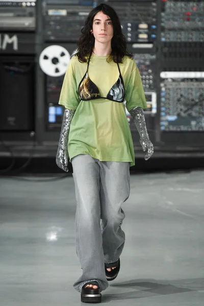Look 1